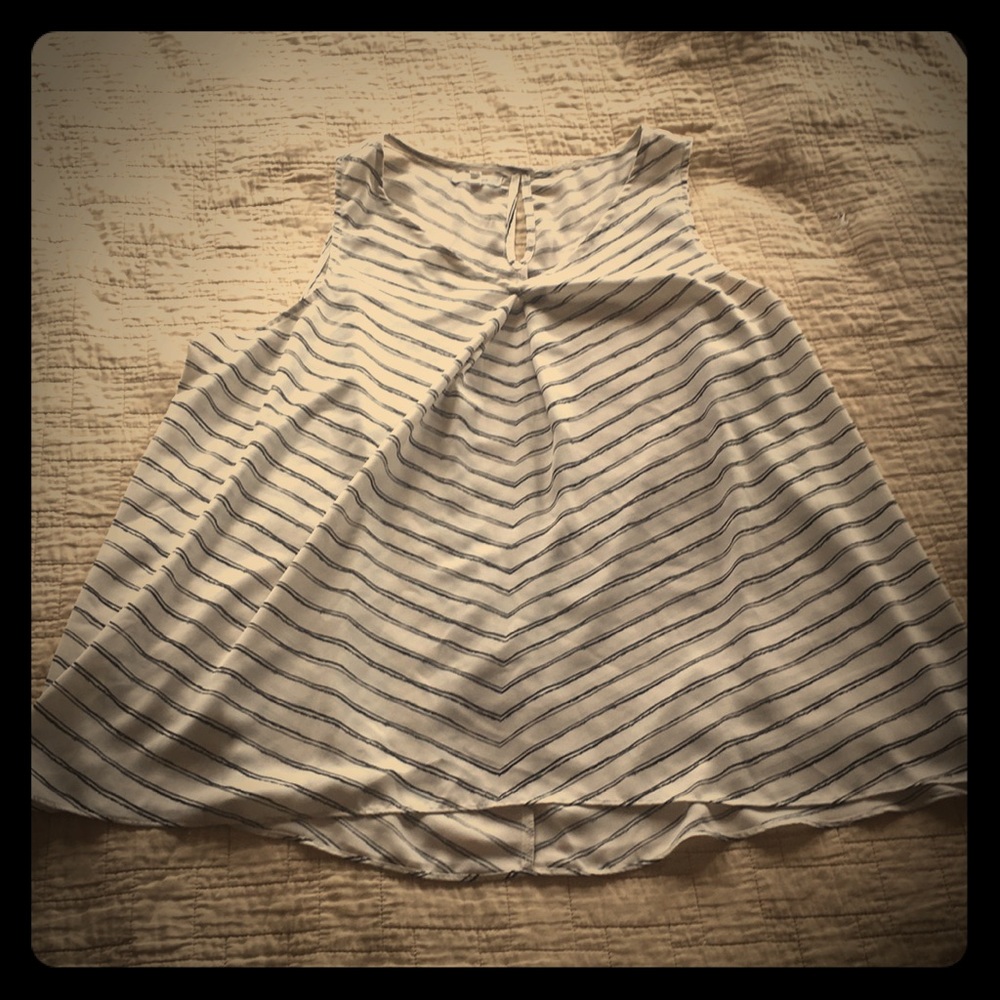 Flowing Sleeveless shirt